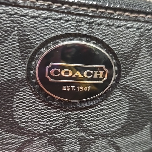 Coach Signature Black Card Holder - Picture 3 of 9